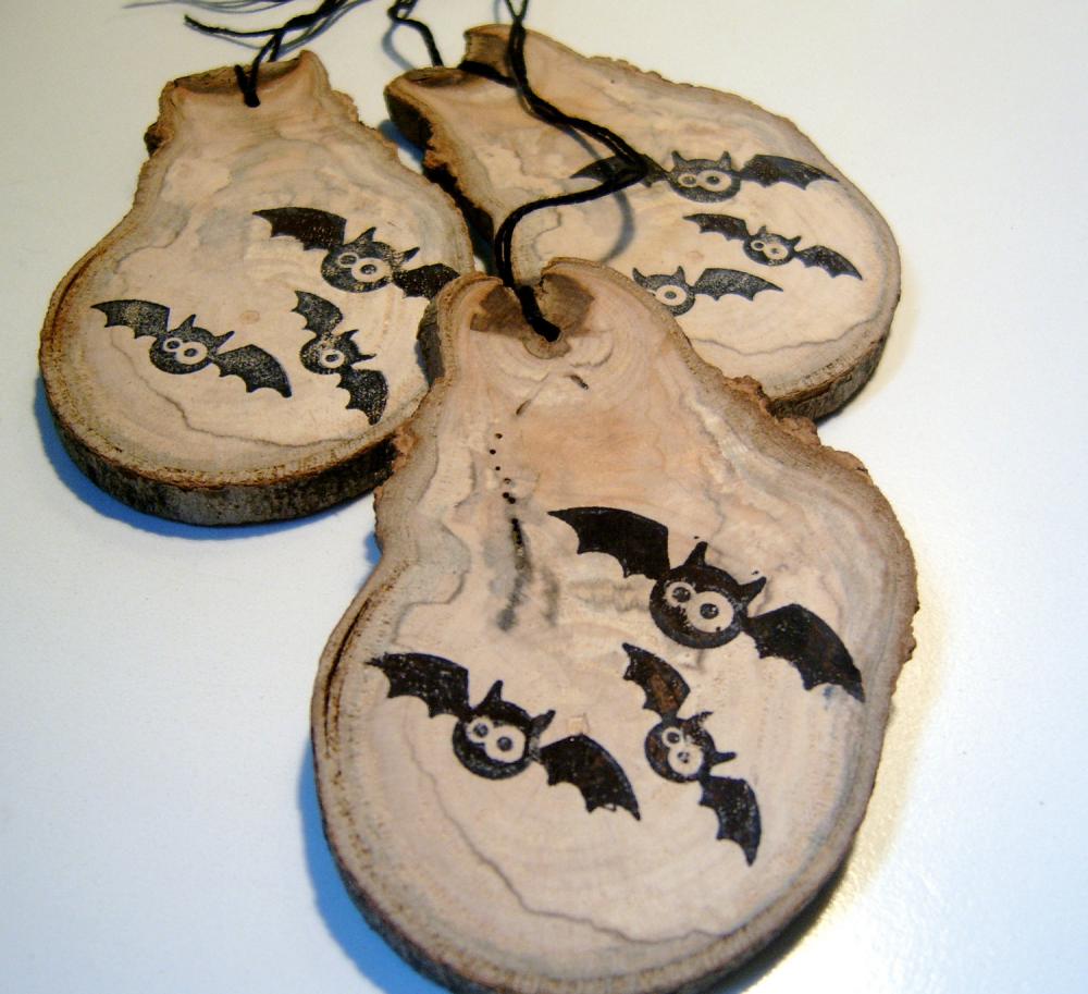 3 Wooden Halloween Decor Gift Tags Ornament Favor Bats